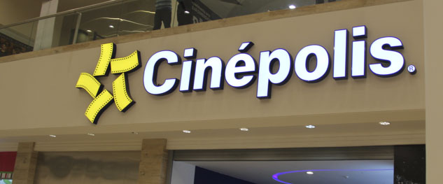 Cinépolis estaría por comprar Hoyts Chile